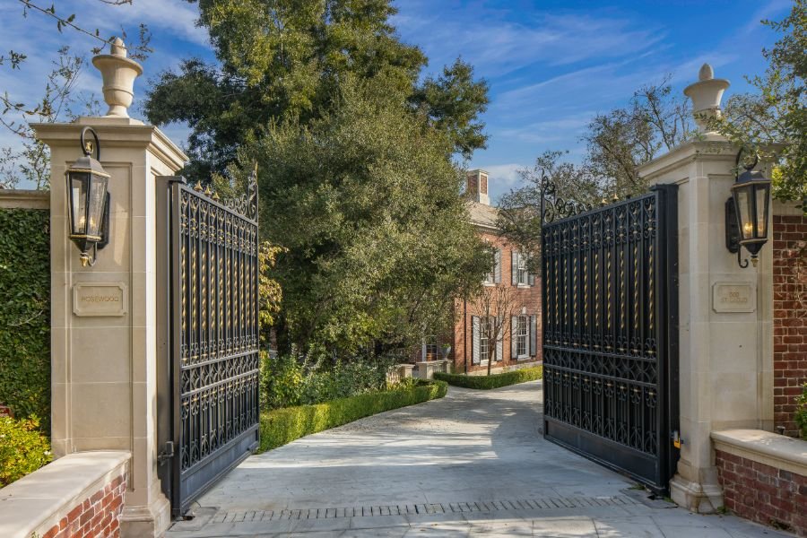 Private East Gate arrival