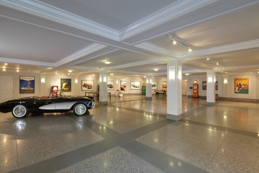 12-Car Garage Showroom