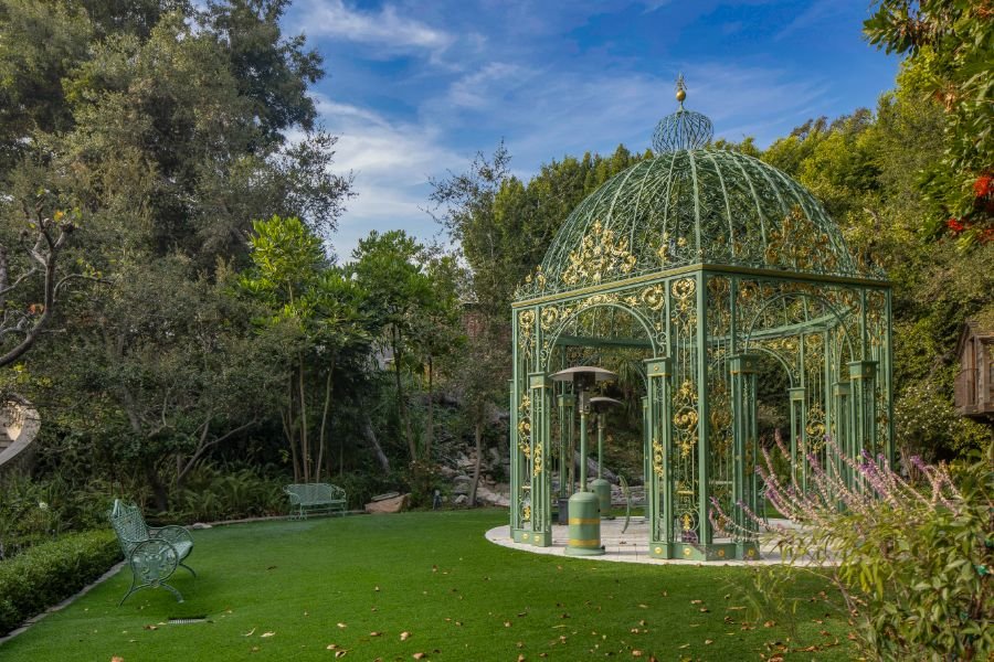 Green Garden Suite view 4